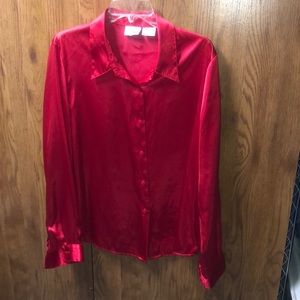 Shiny silky red Liz baker top 16